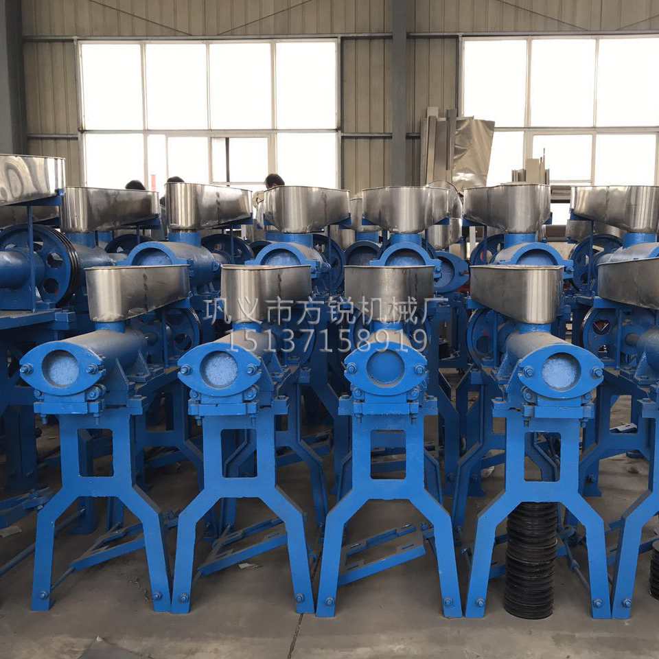 <b>家用小型米線機生產車間</b>