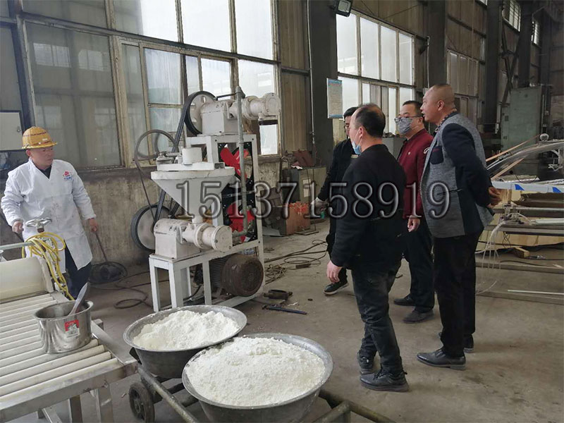 140型米線機(jī)試機(jī)中 140型米線機(jī)試機(jī)中