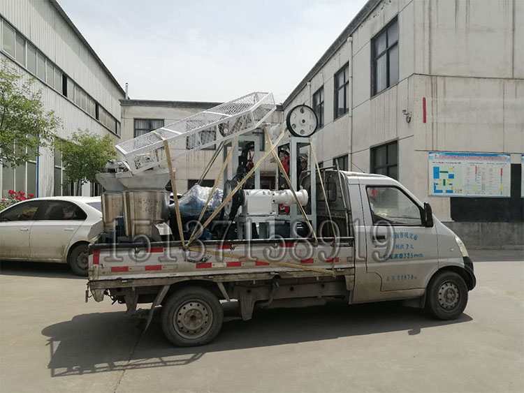 兩套全自動米線機發往云南和內蒙古 兩套全自動米線機發往云南和內蒙古