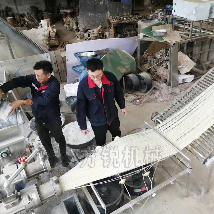 畢節(jié)客戶現(xiàn)場全自動米線機(jī)試機(jī) 畢節(jié)客戶現(xiàn)場全自動米線機(jī)試機(jī)